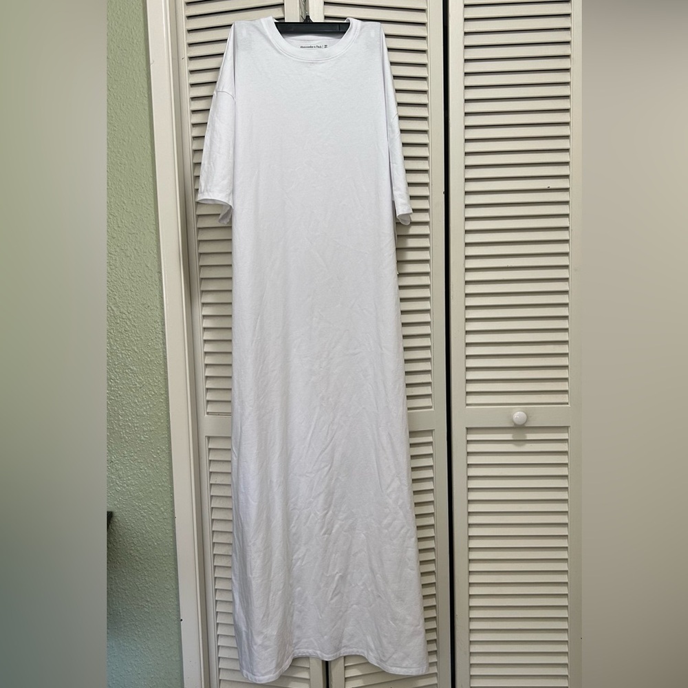 White Abercrombie & Fitch Maxi Dress